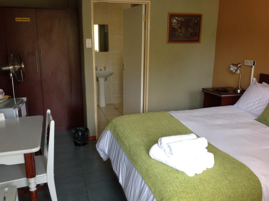 Amigos Bed & Breakfast - No Loadshedding Mbombela Стая снимка
